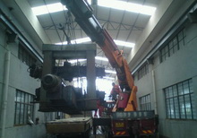 通州區(qū)起重搬運設(shè)備公司在進(jìn)行設(shè)備機(jī)器搬出